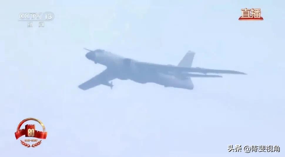 轰-6N能获此称号，核心在于三大关键升级。首先，它具备空中受油能力，大幅延伸作战