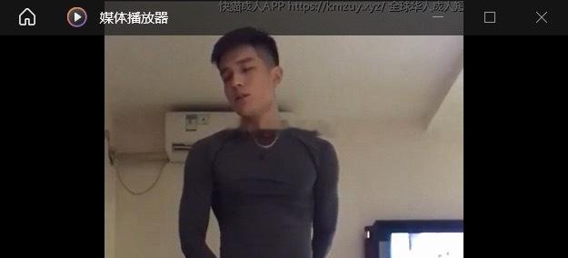肌肉男个人魅力大爆发 