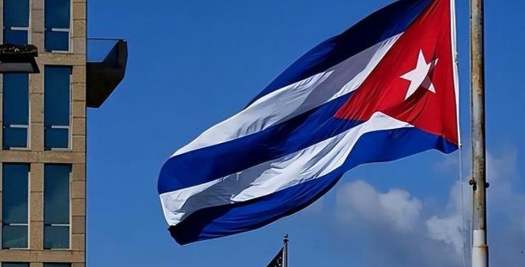 加勒比海的海风依旧温柔，可古巴却正经历着几十年来最黑暗的时刻——全国大停电、医院