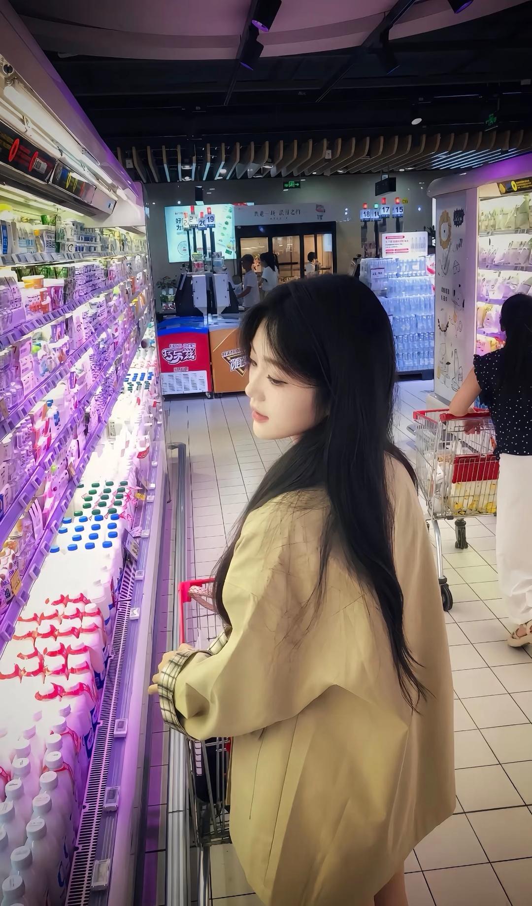 深夜逛超市，随手拍下的美照🛒✨