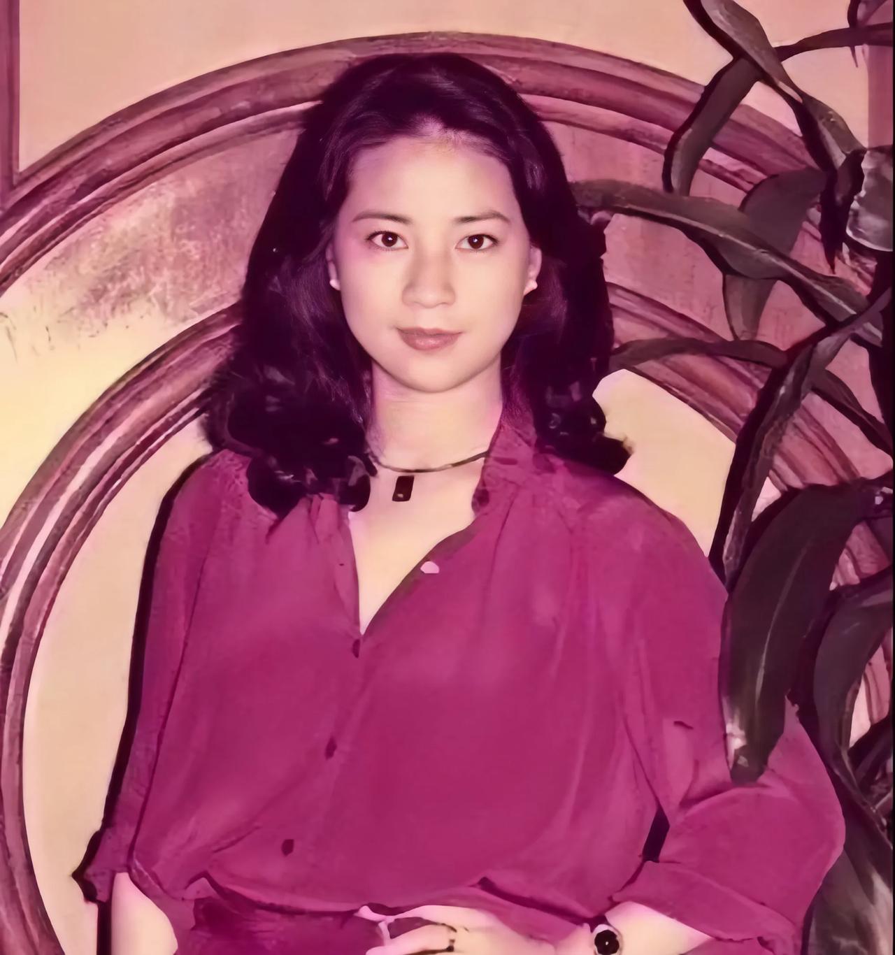 曾与林青霞相媲美的林凤娇已老了，优雅而自然的老去也是一种美！