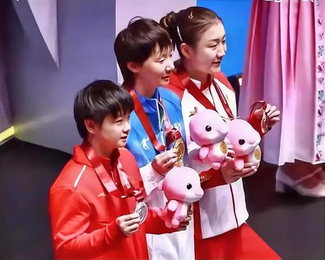 孙颖莎又输了！

全运会女单决赛再负王曼昱

家人们谁懂啊，孙颖莎这大赛运也太虐