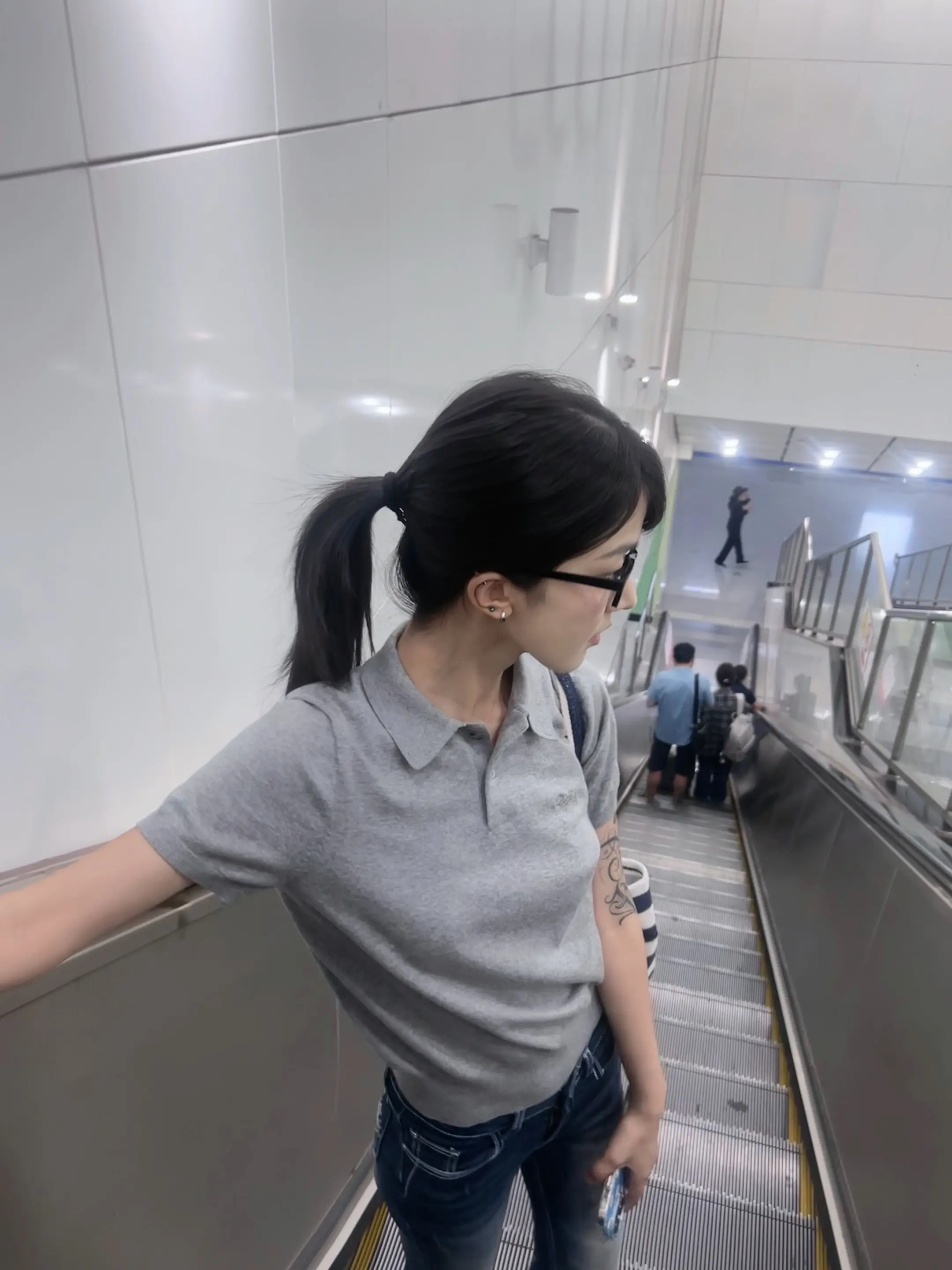 我问他永远是多远 他说远到回不来