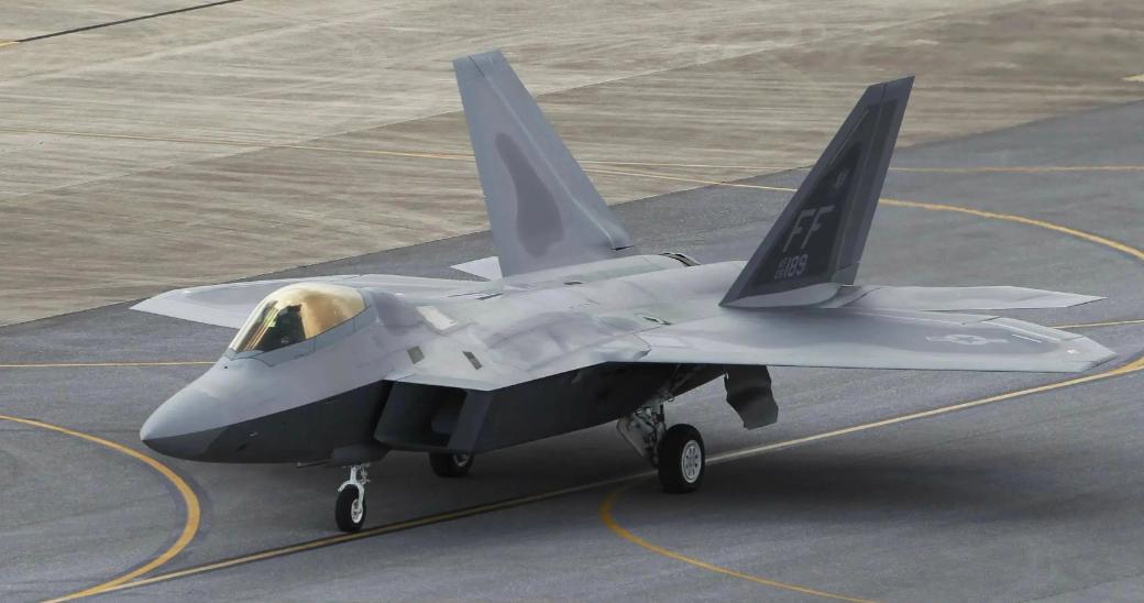 惊天警示！俄乌战场传来血的教训，我们最先进的歼20，绝不能再抱着火箭弹不放了，打