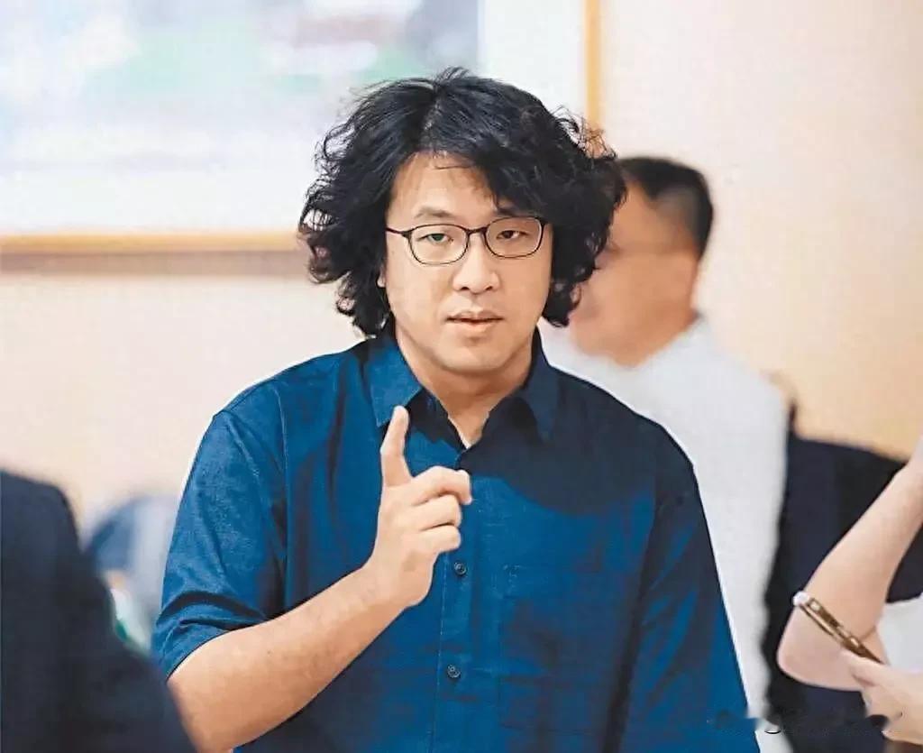 近段时间，大陆对“台独”顽固分子的一连串动作，把原本散在新闻里的几条线索串成了一