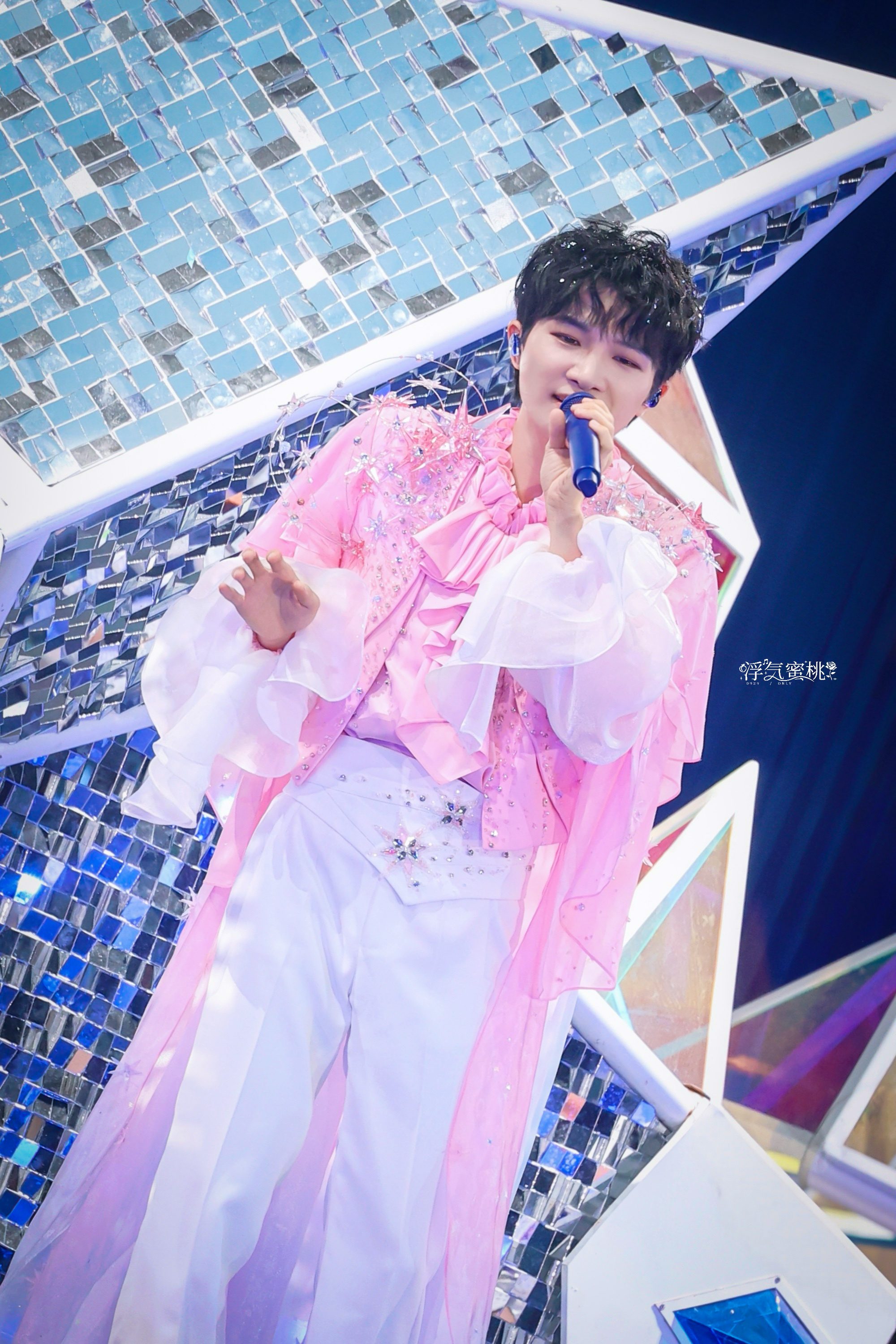 周深  诸天星辰，粉黛西游🪐💖📷 20260627 「深深的」 郑州站 D