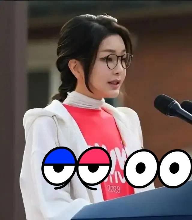 当地时间28日下午，韩国首尔中央地方法院就前总统尹锡悦夫人金建希所涉股价操纵、收