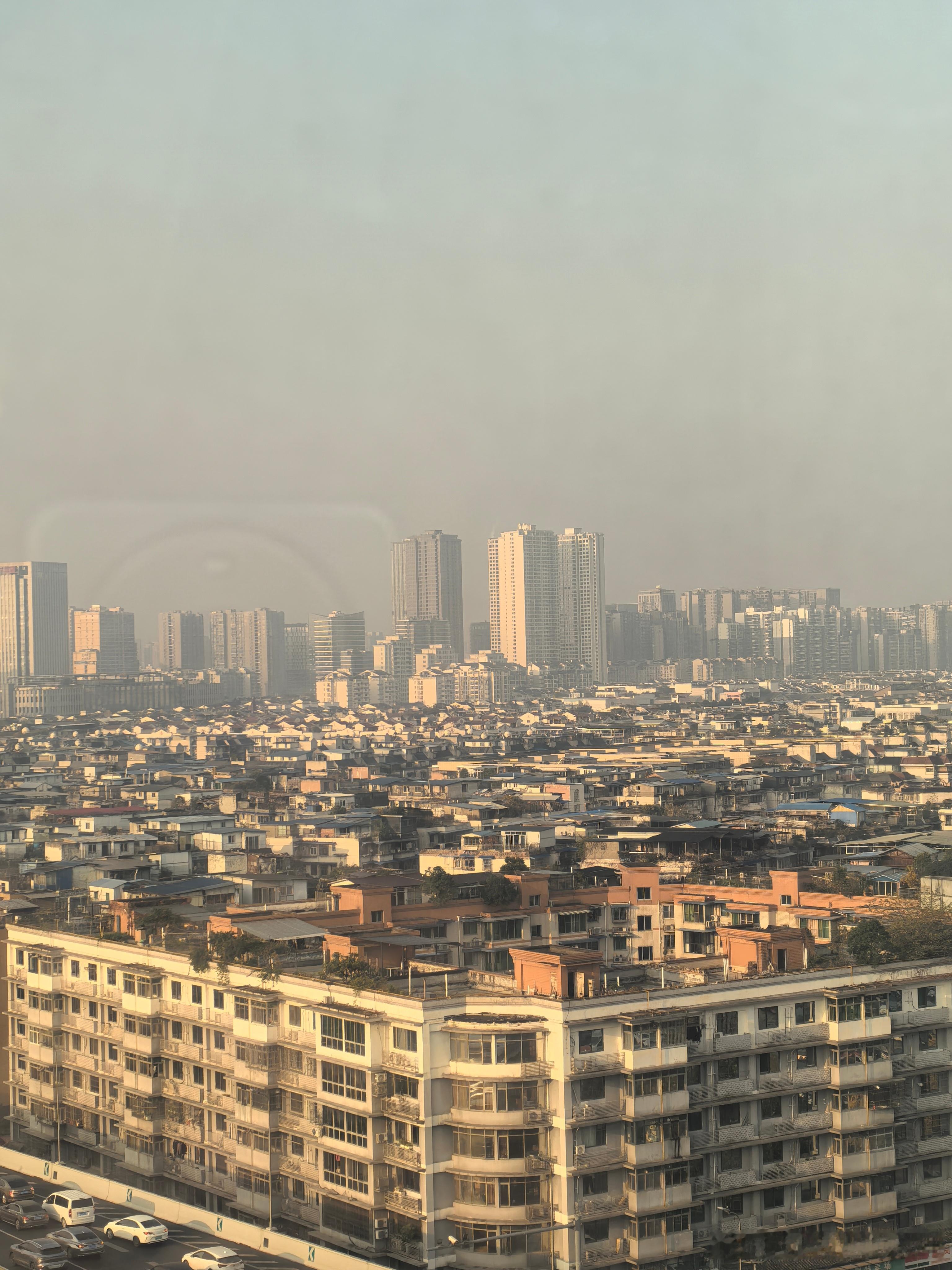 成都地震了？那年夏天曾经被手机地震预警声打扰，然后轻轻一晃，被称为“睡前摇一摇”