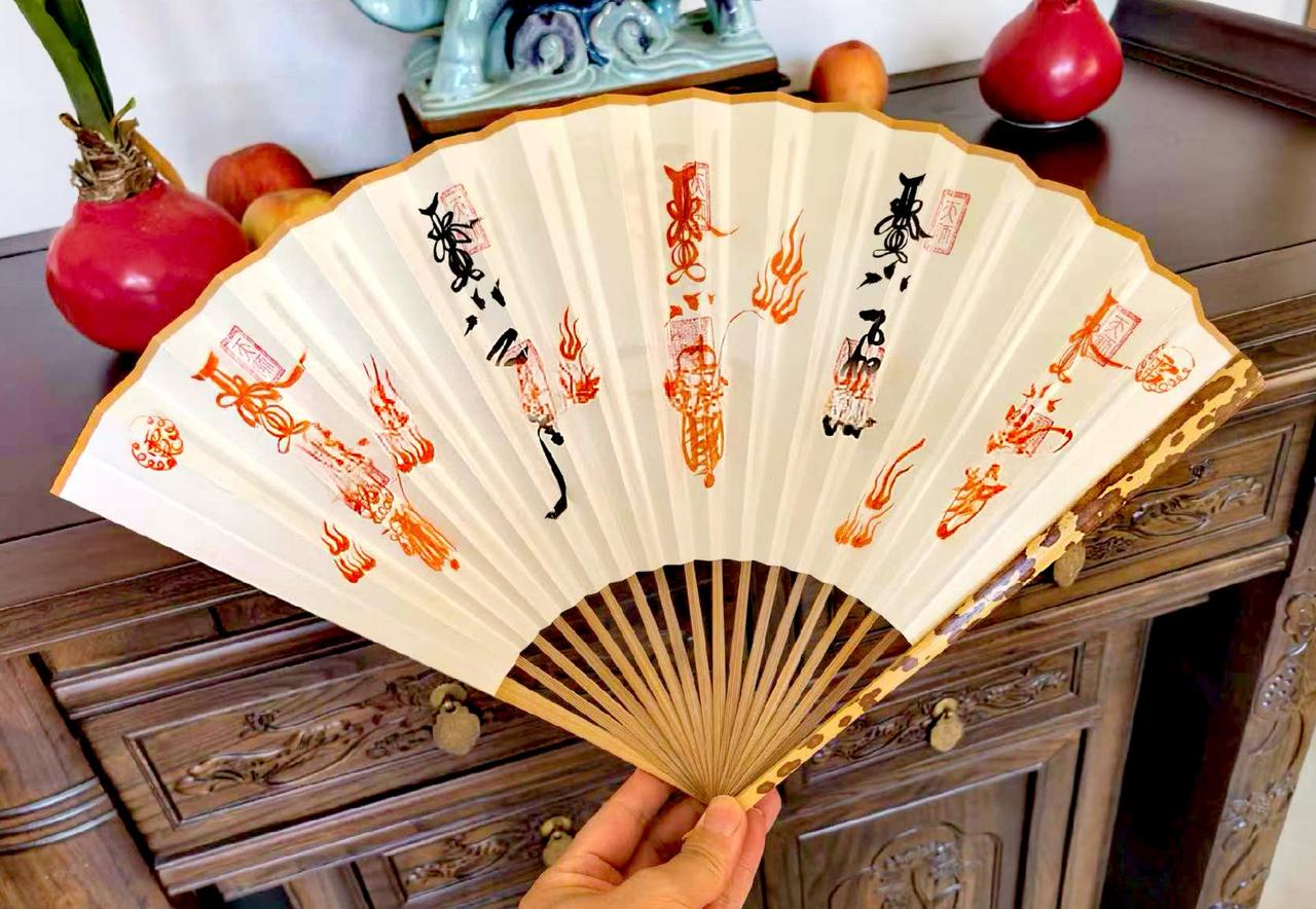 信天道
君子不会担心
付出没有收获。

懂人性
小人不会担心
伎俩无用武之地。