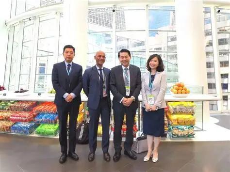 苏纳克一句中等强国，印度当场不干了 



彭博新经济论坛新德里会场，苏纳克把 