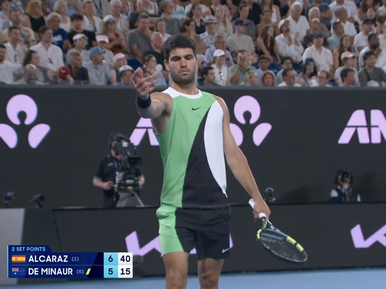 阿尔卡拉斯vs德米纳尔 首盘3-0➡️3-3(0-30)➡️5-3➡️5-5➡️