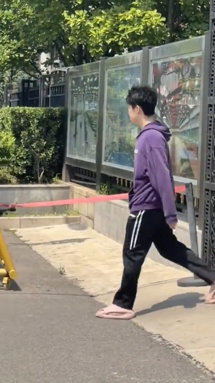 哇哇。