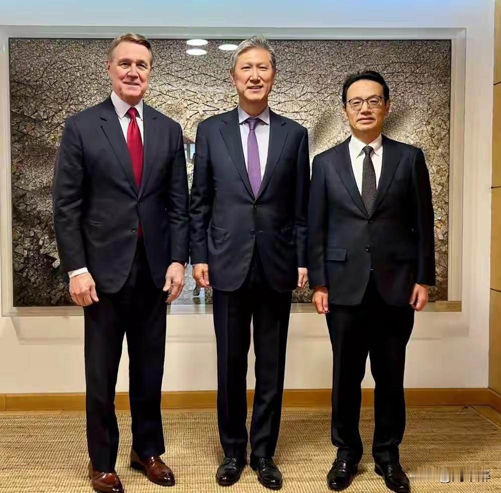 美、日、韩驻华大使会晤！
美日韩老想着搞小团体，打着各种旗号，实际就是想搅乱地区