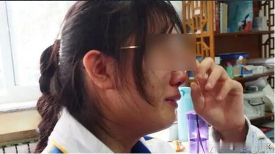 2013年，福建一女生高考志愿落榜，成绩只有364分，但女孩却坚称自己考了586