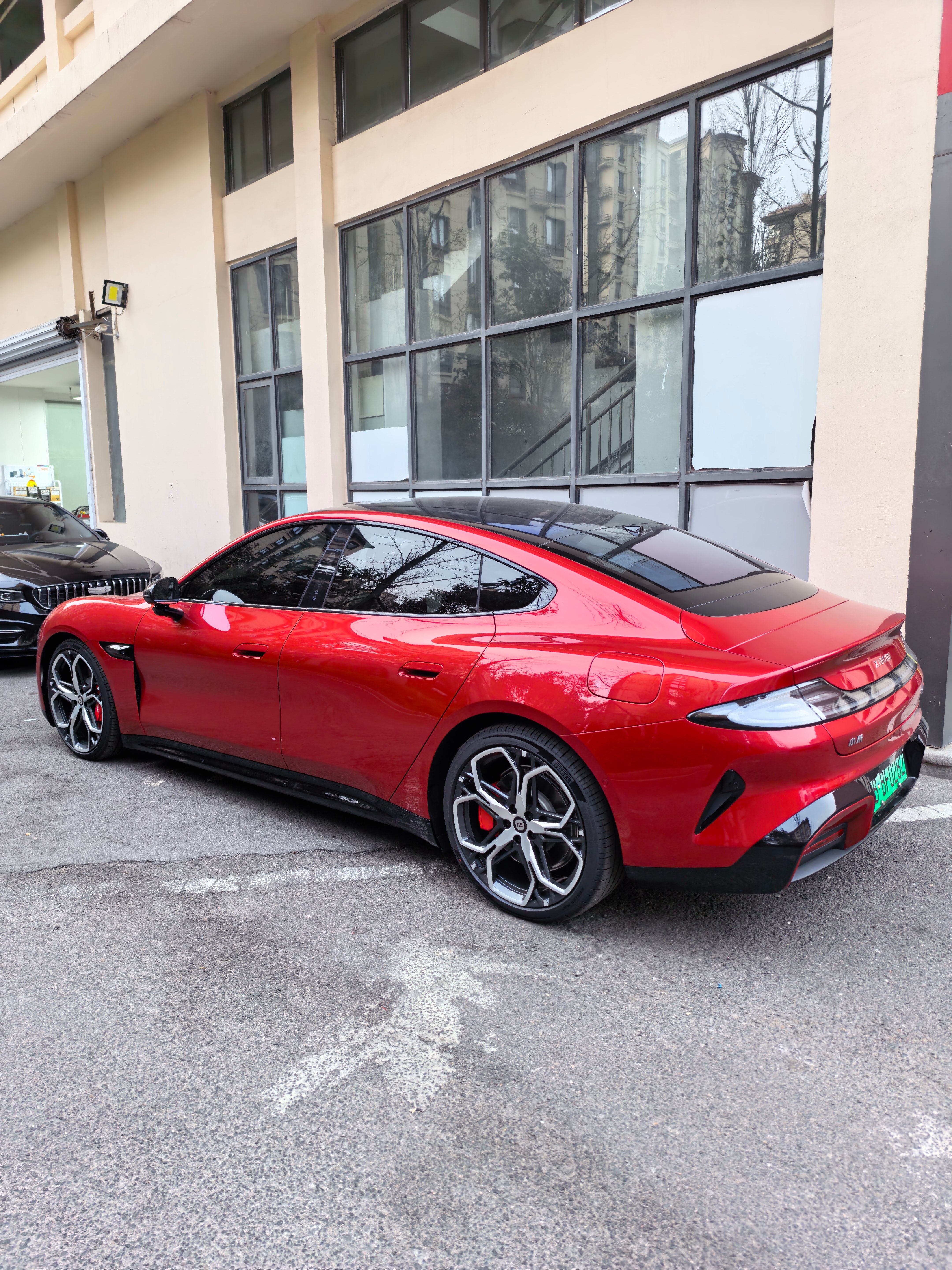 作为新一代SU7车主，很激动。很激动雷总开着新一代SU7达成了这个伟大的成就。从