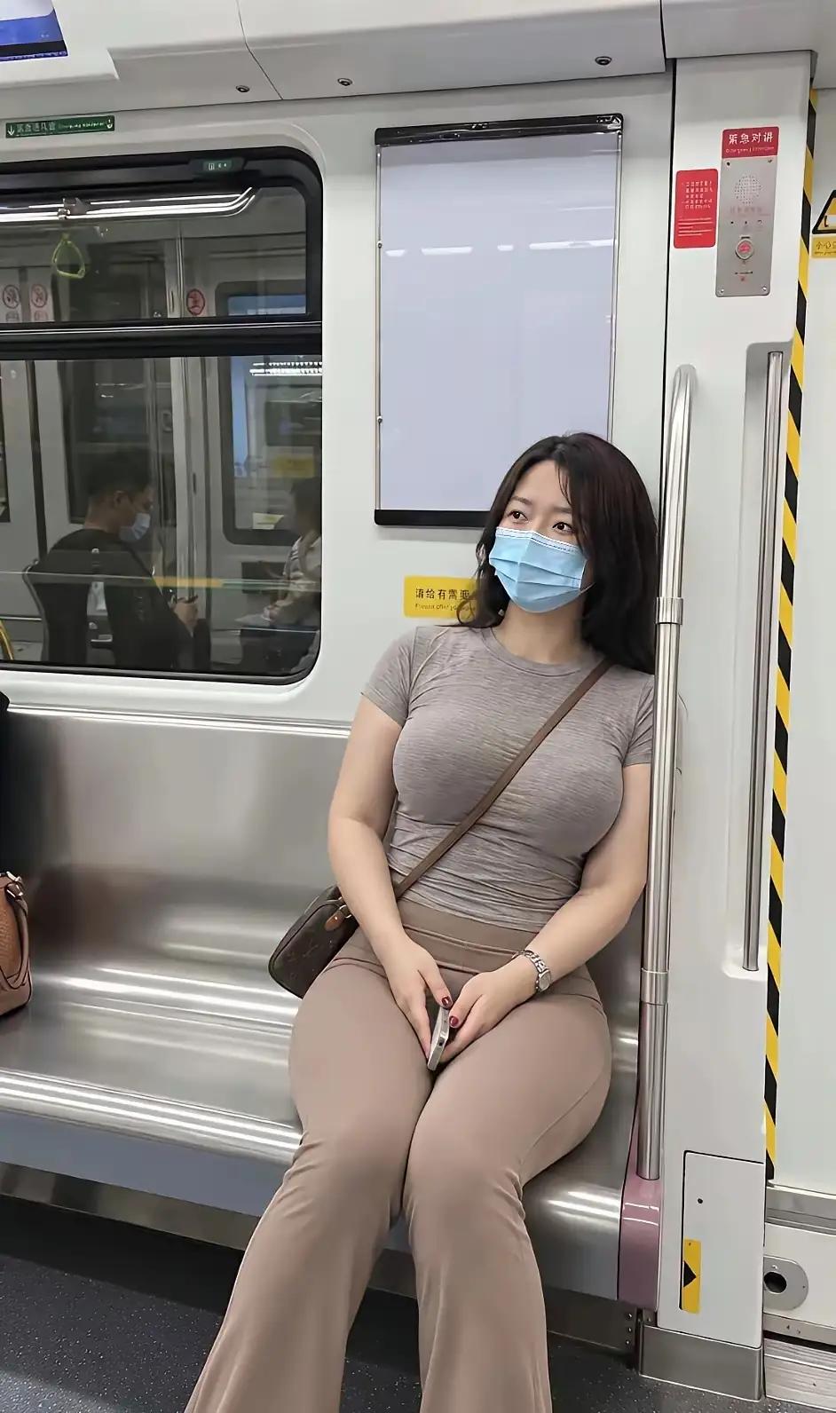 优雅前行(评论)

人生是一场漫长的修行。

我们常为得之而狂喜，为失之而悲痛。