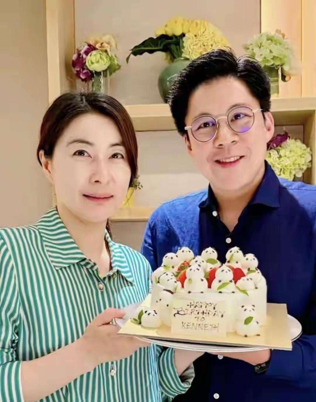 郭晶晶真的从来没有把自己当豪门媳妇！

霍启刚47岁生日，作为豪门大公子没有豪华