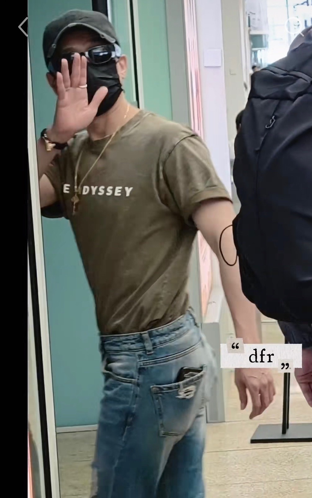 陈楚生身材还是太顶了……健身房大结果🈶这臂膀这窄腰这个曲线啊啊啊啊啊啊小梨录制