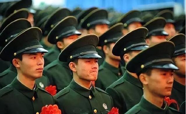 为什么要召回，国家这么多兵不够用的吗？五大战区，有战区是不能动的，预防边境，国防