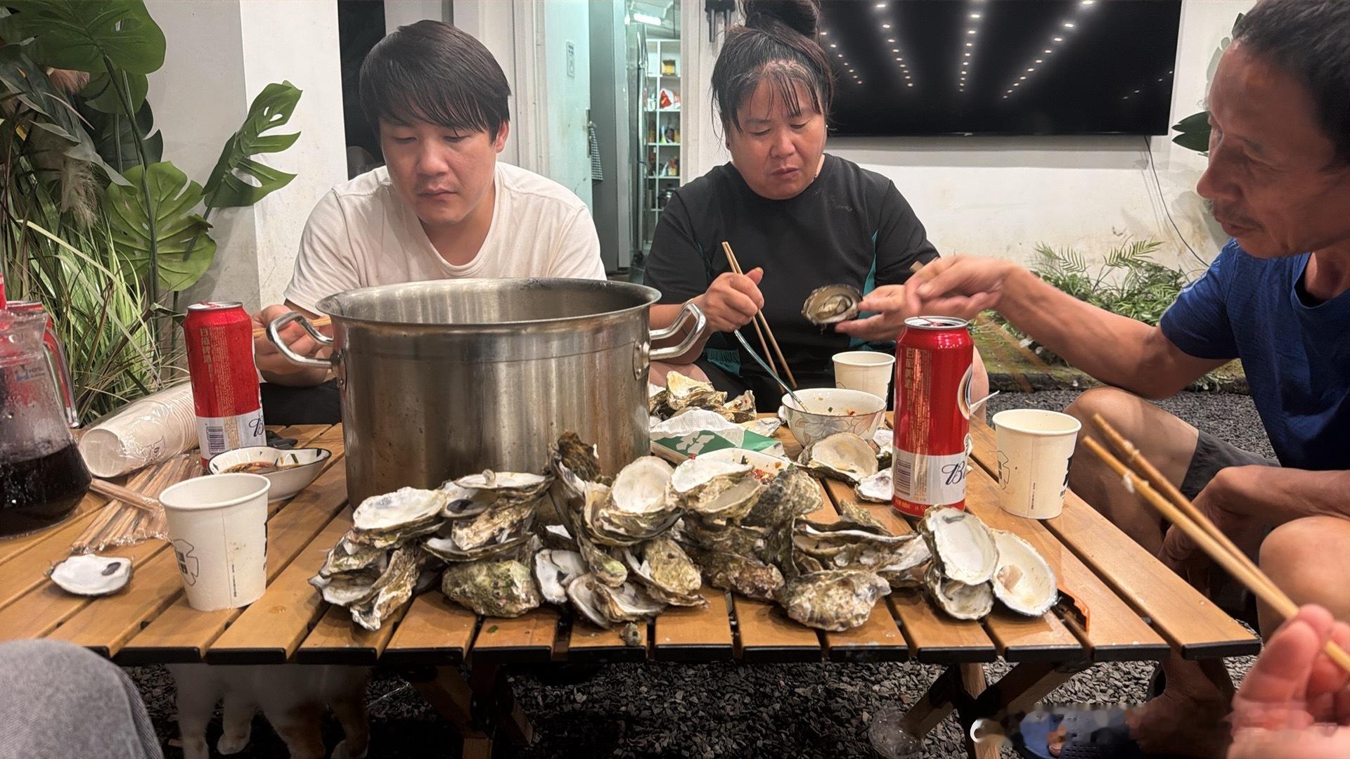 这种大小的生蚝，我一个人能吃60个 深圳·很野露营地·求婚·团建·摄影基地