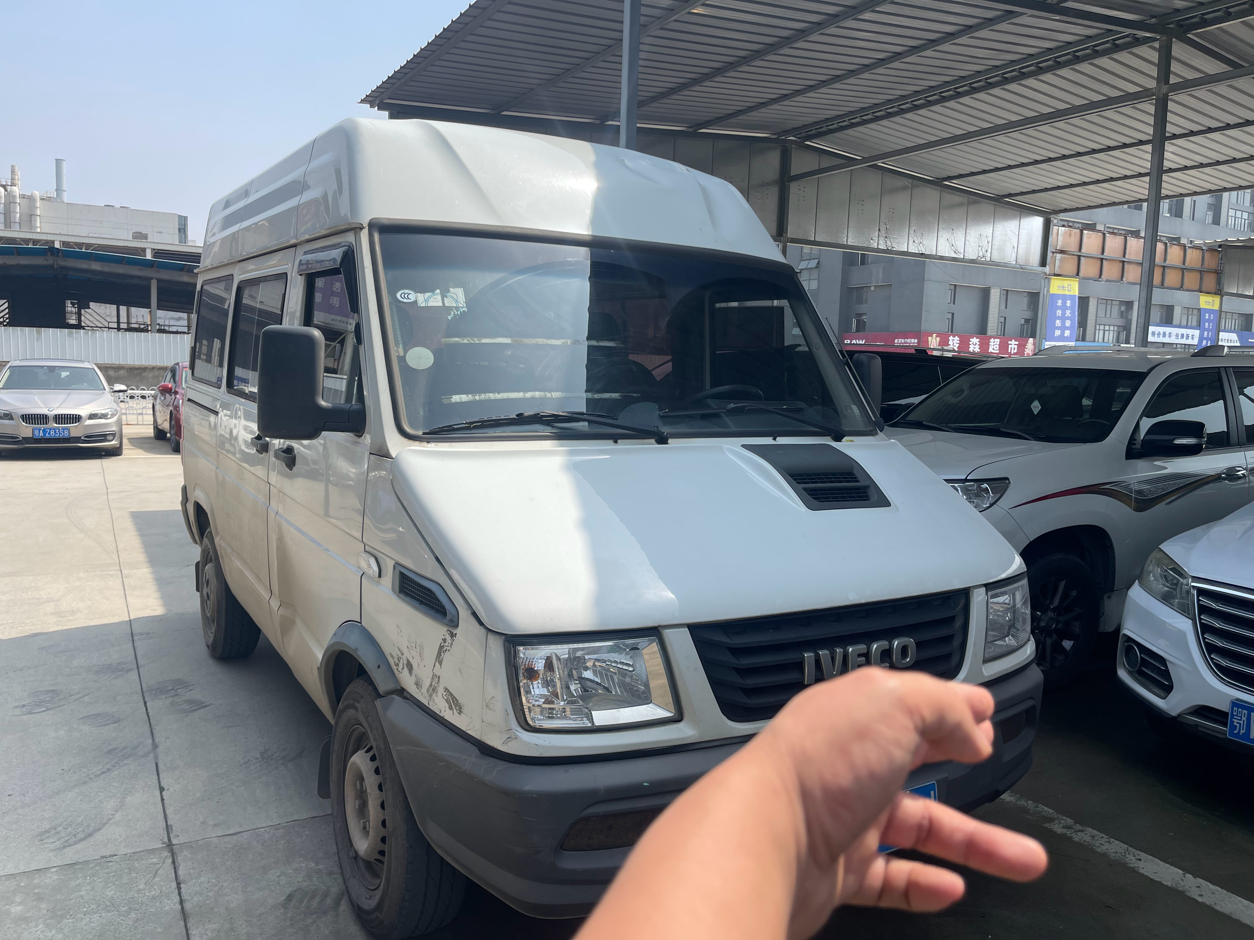 20年上牌依维柯得意2.5T  5座后面单轮 个人一手户 武汉·一号车市