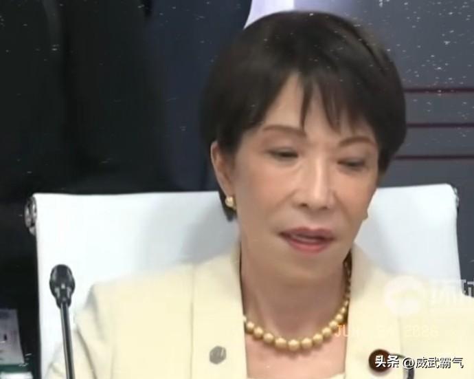 日本政府宣布，
从 2026 年 7 月份开始，日本的原油进口将会从 100% 