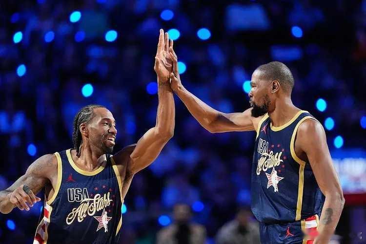 NBA全明星周末进入第三天，NBA全明星赛上演，主场出赛的莱纳德在第三场发挥出色