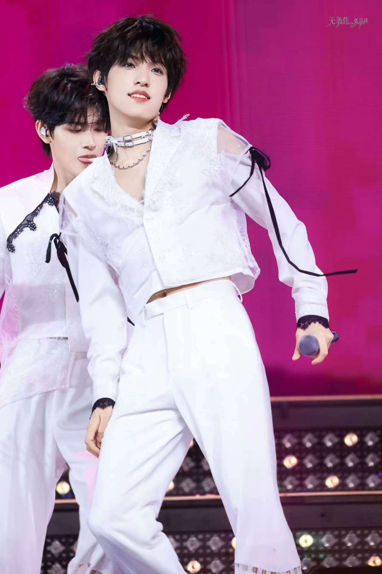 没有预热，不代表没有声音。请公司正视的价值，不要用沉默消耗他与粉丝的热爱。张泽禹