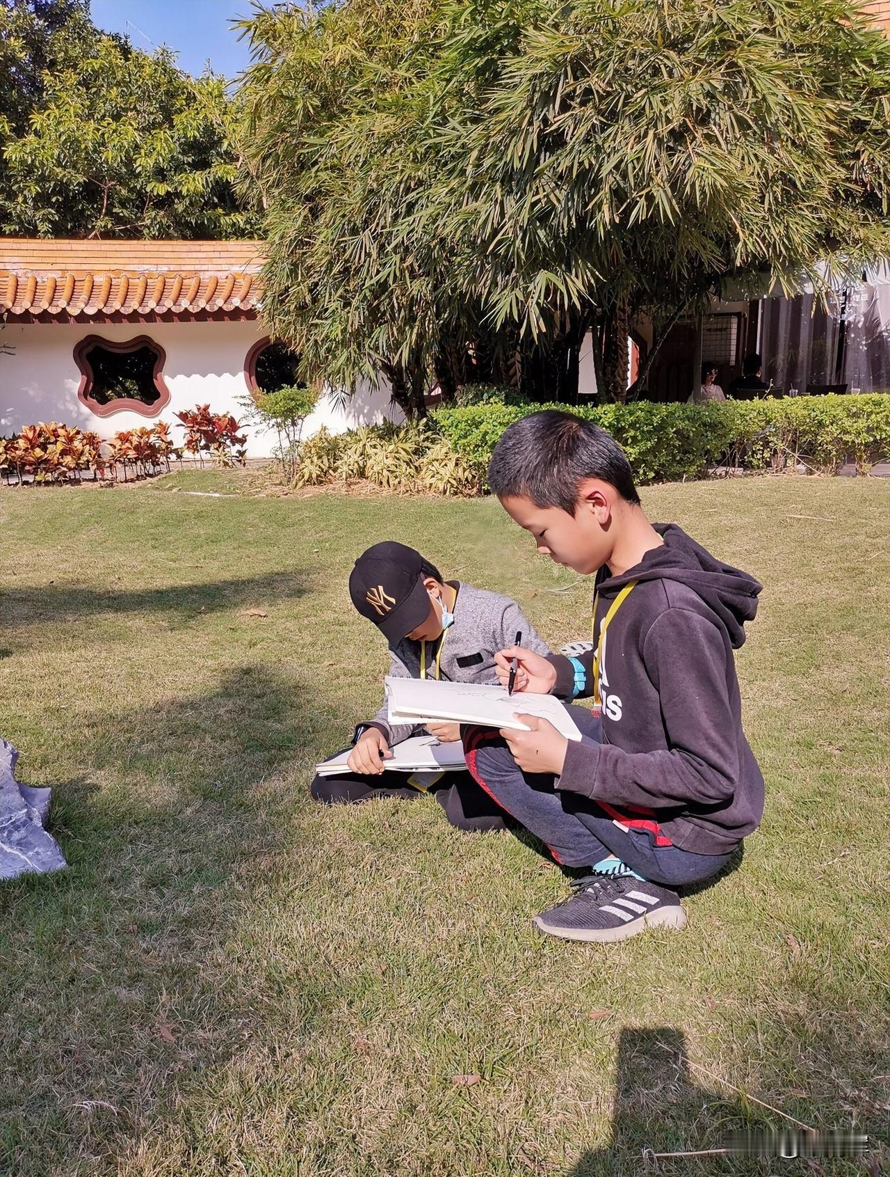 （1467）：孩子，早上好。这几天，深圳天气十分干燥，晚上拉被子都能够擦出几缕火