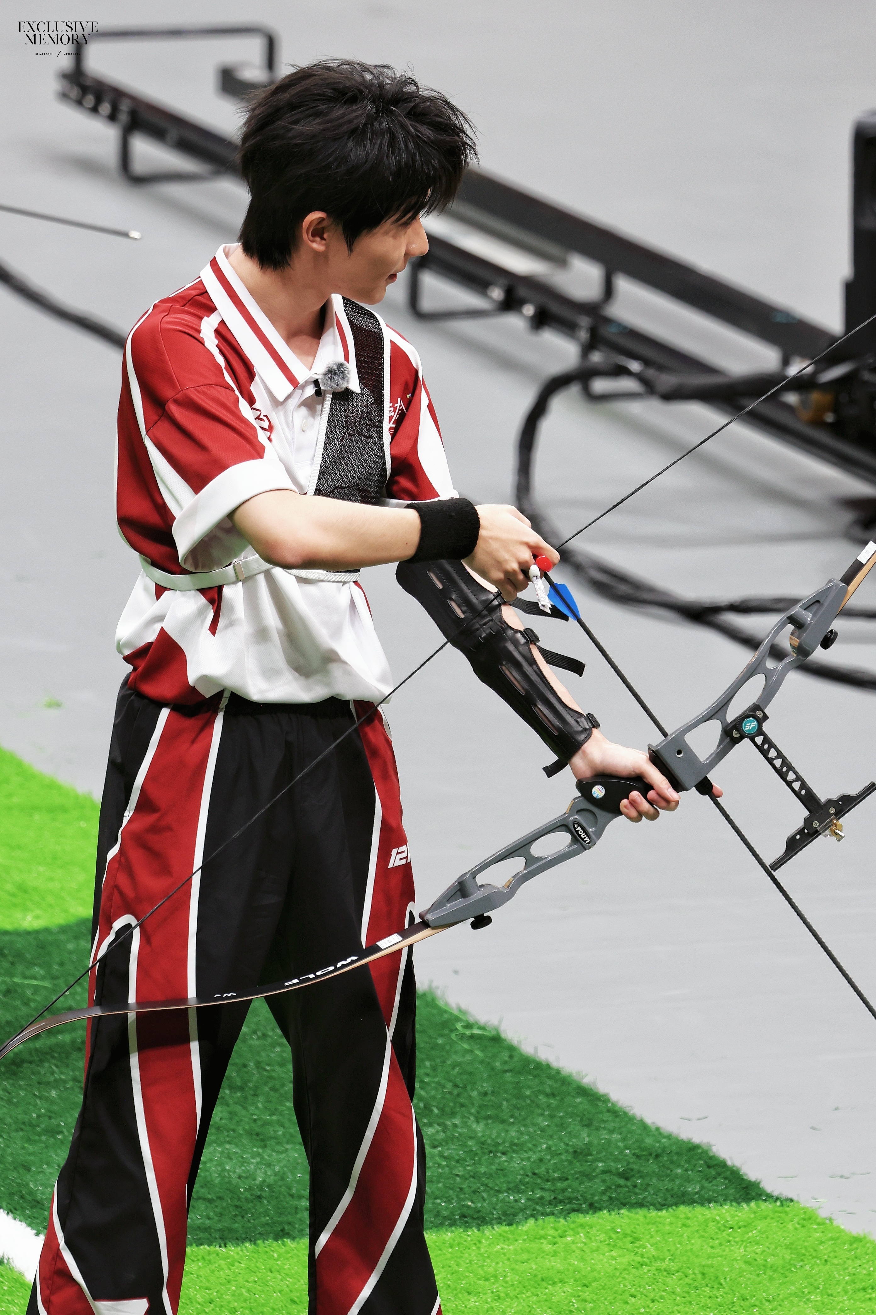 开弓射箭的马嘉祺完全是老公中的老公…🫡#马嘉祺运动会举牌##tf家族运动会##