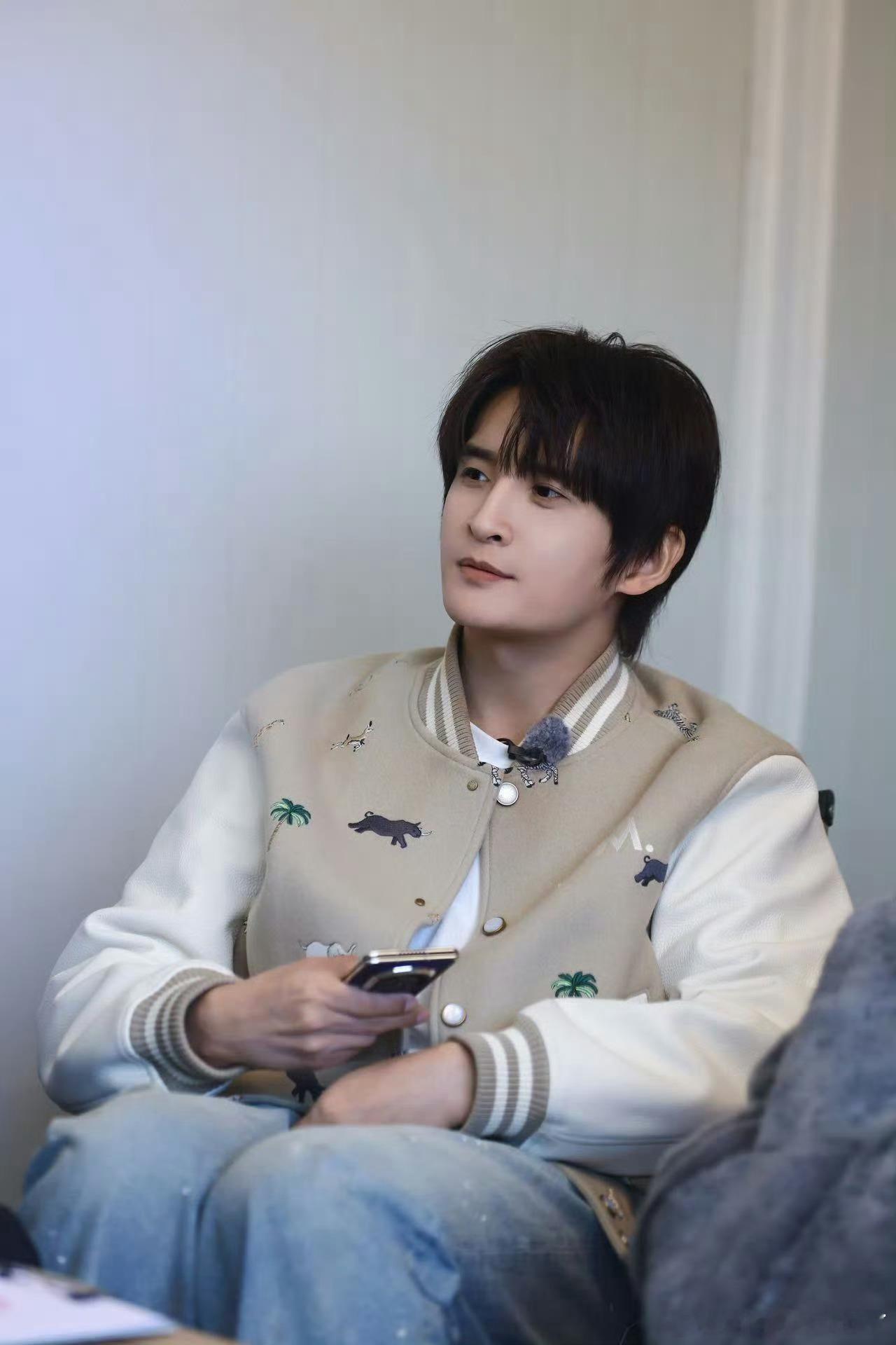 张远演我年后减肥状态 张远你别太真实了，年后减肥还安慰自己“今天先吃明天再减”快