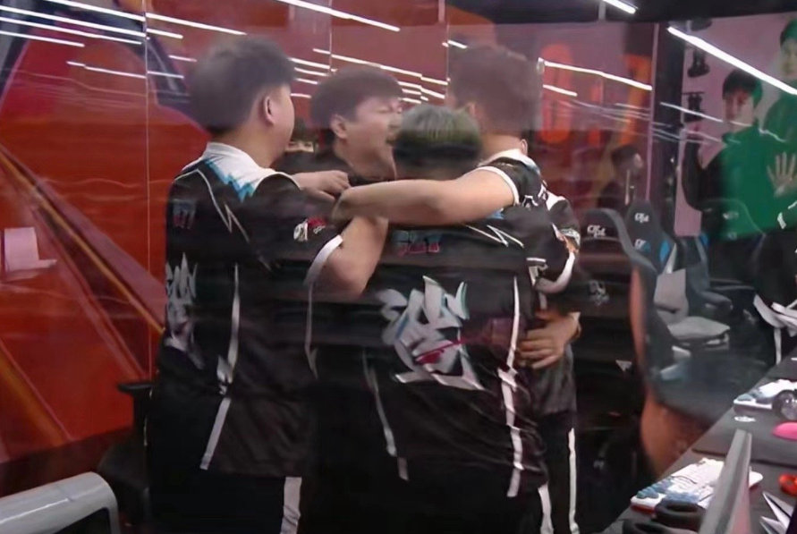 #白鲨夺冠##念旧蝉联年度MVP#恭喜白鲨拿下CFPLS23总决赛冠军！S14到