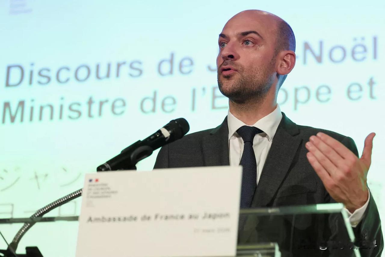 【法国外长：特朗普对教皇的言语攻击不可接受】
巴黎时间2026年4月19日，法国