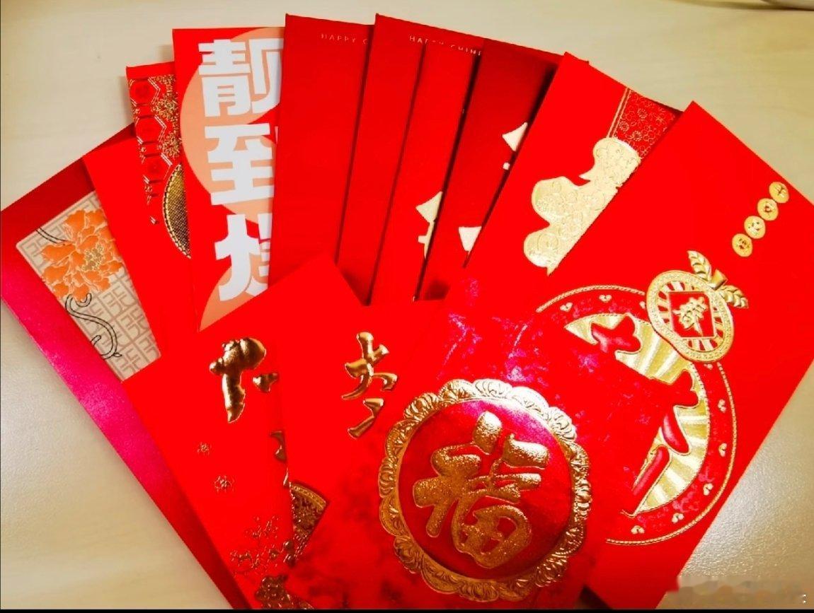 深圳一企业开工给员工发百元利是不少公司是有发开工红包的传统的。多的少的都有，也算