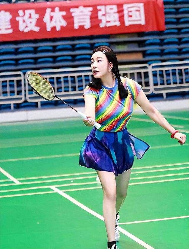 75岁刘晓庆风波不断！官司缠身谣言满天飞，人生起落太真实