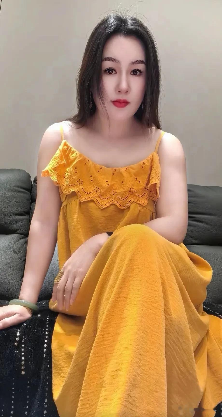 86年
40岁
人生是一场自我妥协的过程

是从青涩到成熟
从棱角分明到圆滑精明