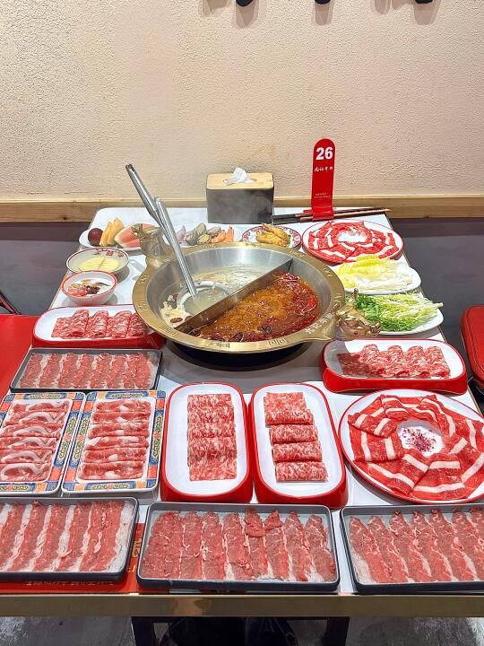 在长沙！把肉当饭吃的自助火锅店被我找到了！