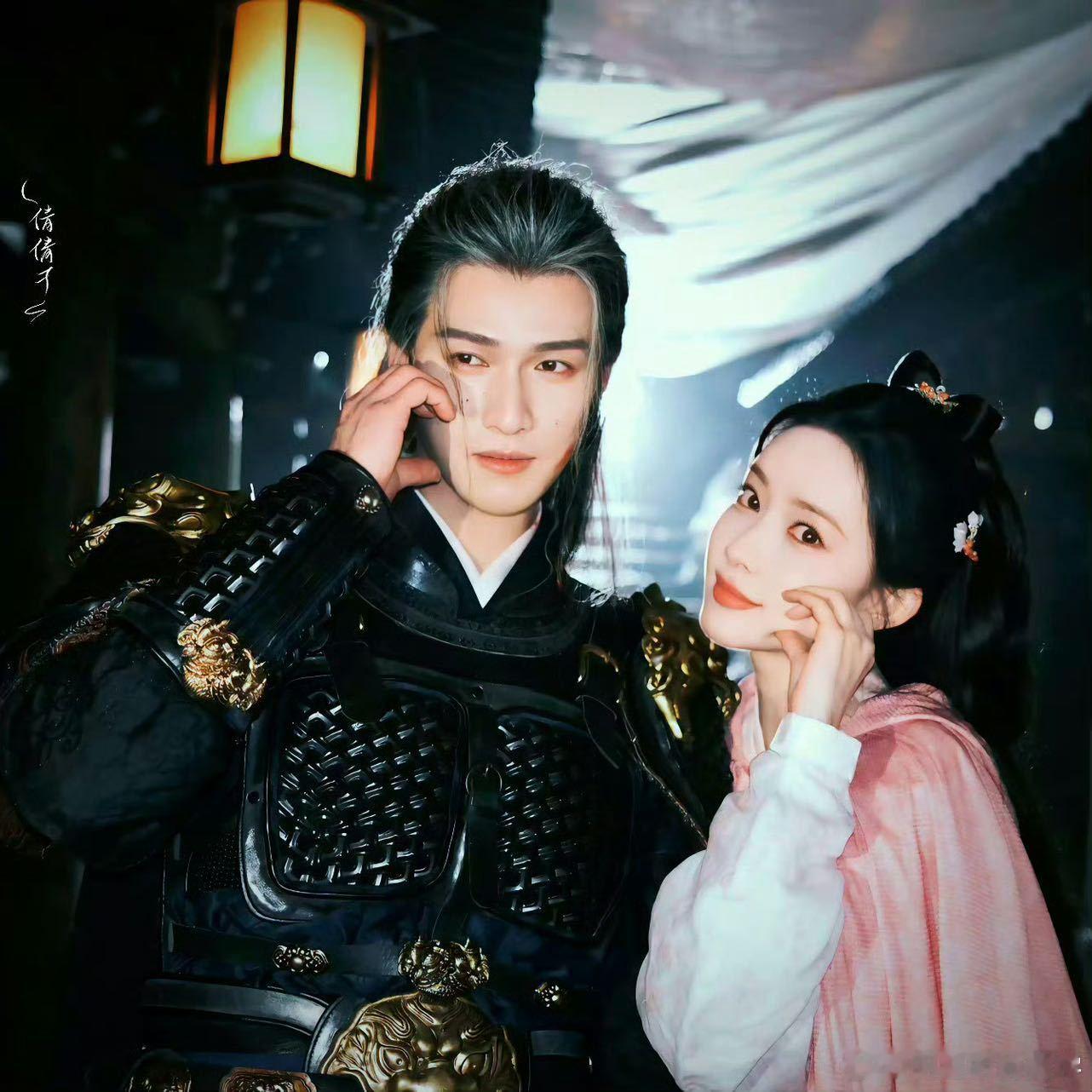 #孟子义李昀锐对视剧照# 李昀锐你小子这么帅不要命了！九重紫未免也太懂得放花絮了