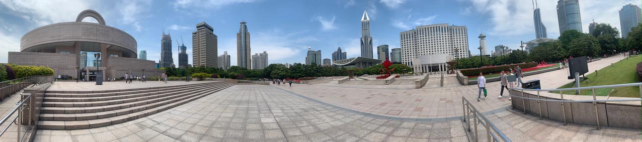 近年来，手机电池技术取得了多方面的显著进步，详细介绍如下：
￼电池容量与能量密度