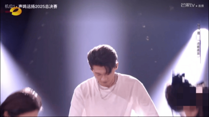 乐评人锐评音综选手卖力但不帅乐评人说马韬的舞台卖力有余帅气不足，唱的一般，但确实