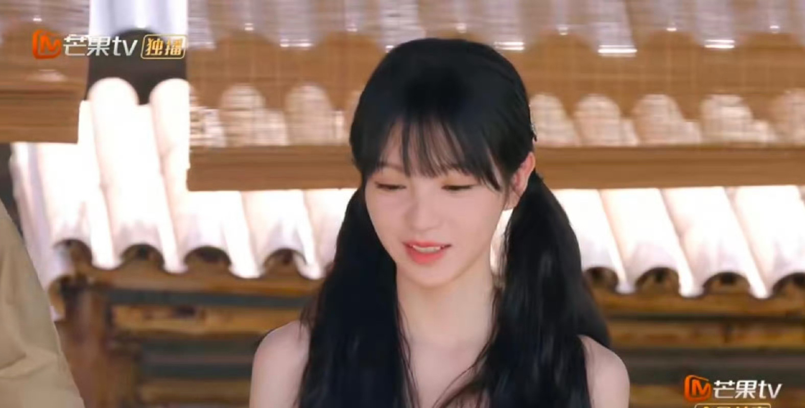 #田曦薇礼貌了一步错失宝藏#田曦薇怕打扰迪哥休息所以没有一个一个数线索，礼貌了一