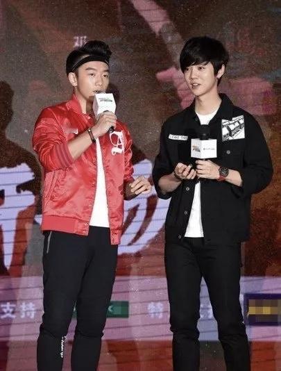 郑恺最近发的日常vlog，算是把“自作聪明”四个字演活了。
 
视频最后切到个背