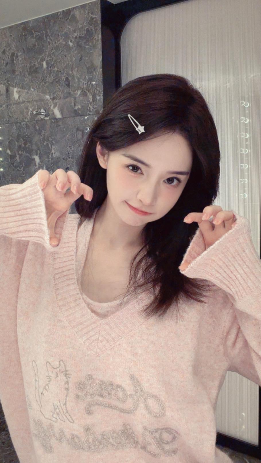 软乎乎的甜妹。