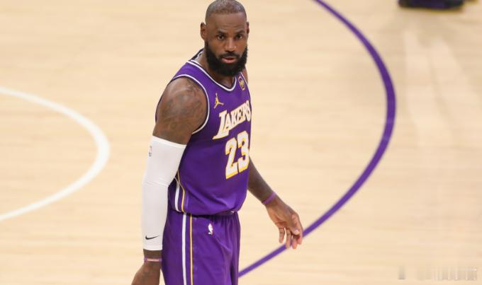 12月5日讯 NBA常规赛，湖人123-120猛龙。赛后前NBA球员丹尼·格林在