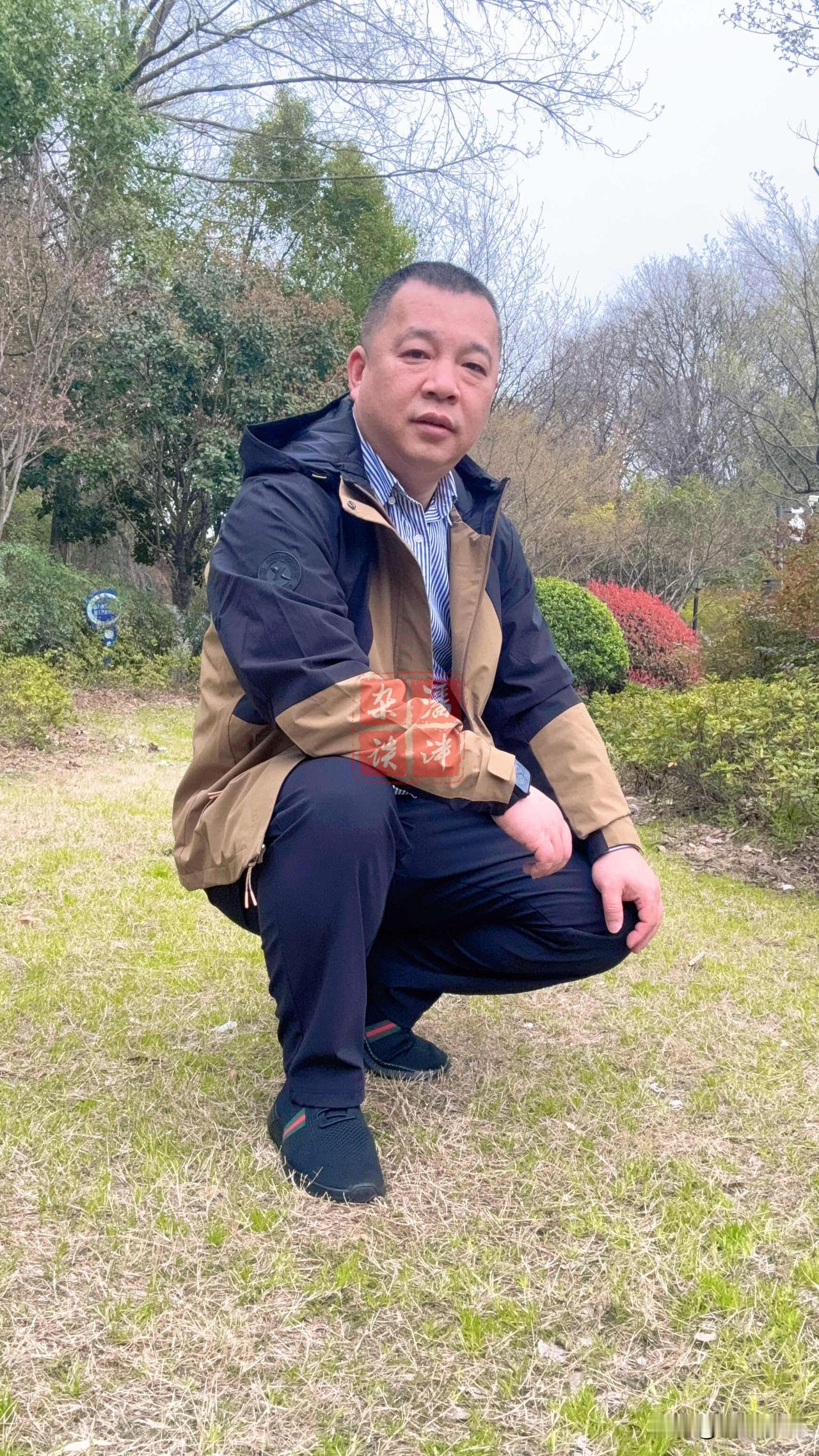 这世间最坚固的牢笼，并非砖石砌成，而是你内心那无形的执念。它如藤蔓般缠绕，如枷锁