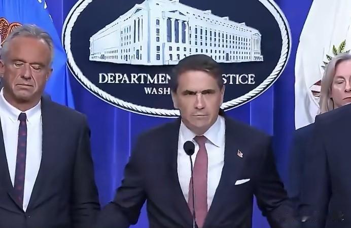 美国司法部长布兰奇宣布，过去两周在全美45州及领地协调执法，对455名被告提起联