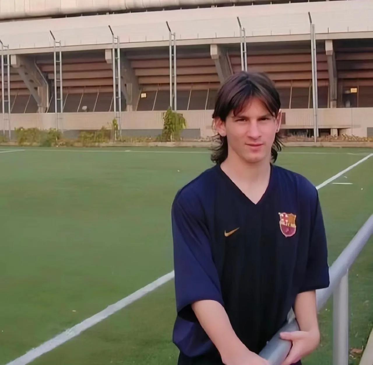 【梅西老照骗】在2011年想学英语，结果呢？现在队友都要跟梅西学西语了吧？[捂脸