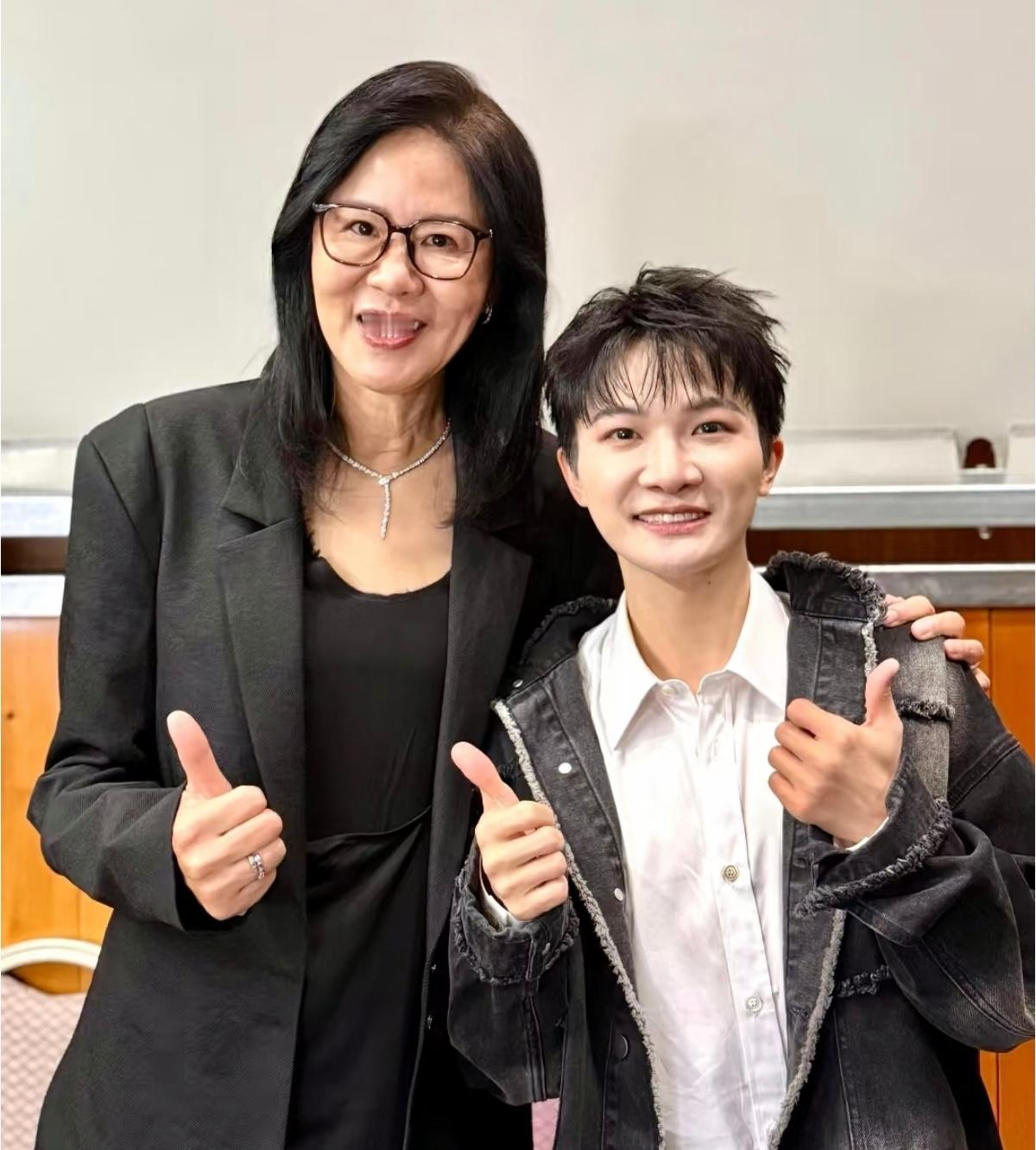 我失忆了，怎么感觉没见过这张合照
