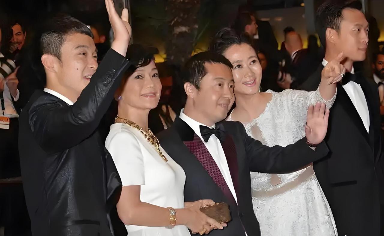 2025年12月12日，贾樟柯执导的电影《山河故人》举行了“山河故人十年·复映北