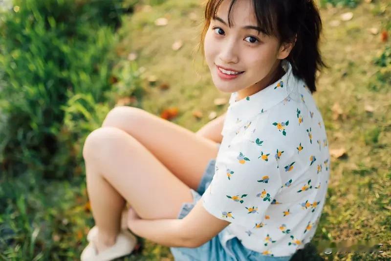 37岁才学车考驾照不算难。通常18岁左右的人学车快，因为记忆力和反应力好。35岁